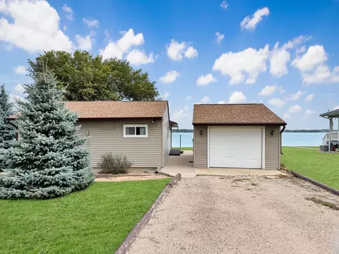 Exterior - 712 S Lake Hendricks Dr, White, SD 57276 photo 7 of 9