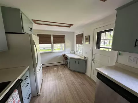 Kitchen - 13882 Memorywood Dr, Baxter, MN 56425 photo 2 of 3