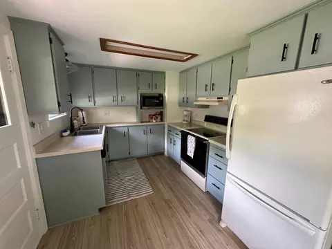 Kitchen - 13882 Memorywood Dr, Baxter, MN 56425 photo 1 of 3