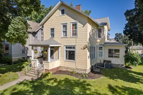 706 W Broadway St, Winona, MN 55987