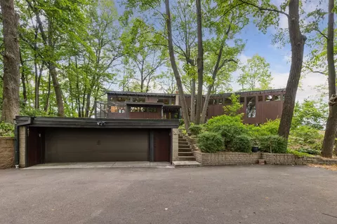 17 S Long Lake Trl, North Oaks, MN 55127