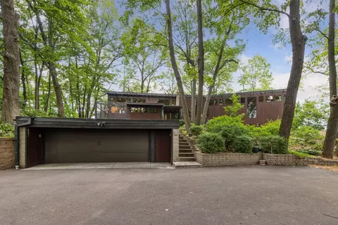 17 S Long Lake Trl, North Oaks, MN 55127