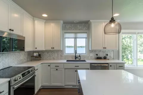 Kitchen - 13230 Timberlane Dr, Baxter, MN 56425 photo 4 of 8