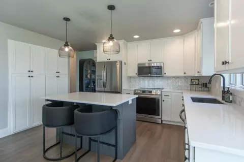 Kitchen - 13230 Timberlane Dr, Baxter, MN 56425 photo 3 of 8