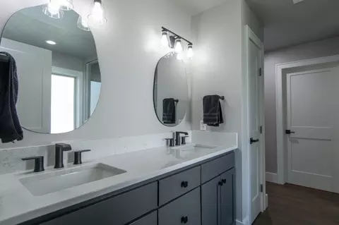 Bath - 13230 Timberlane Dr, Baxter, MN 56425 photo 1 of 7