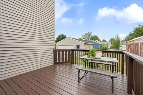 Exterior - 910 8th Ave SW, Austin, MN 55912 photo 2 of 7