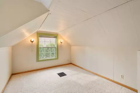 Bedroom - 910 8th Ave SW, Austin, MN 55912 photo 4 of 6