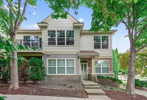 8317 Townsend Dr #215, Eden Prairie, MN 55344