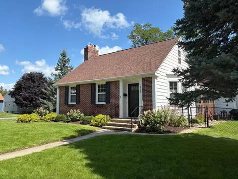 205 5th St SW, Plainview, MN 55964