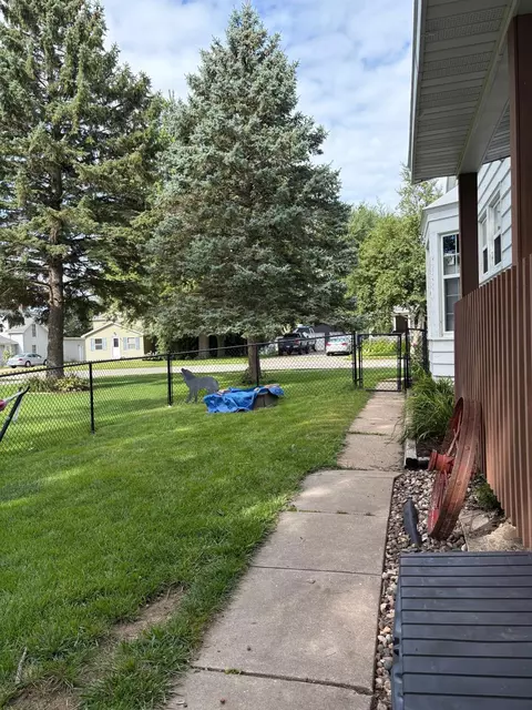 Exterior - 205 5th St SW, Plainview, MN 55964 photo 8 of 10