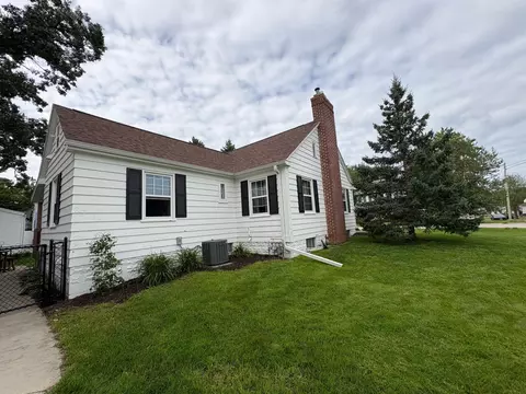 Exterior - 205 5th St SW, Plainview, MN 55964 photo 9 of 10