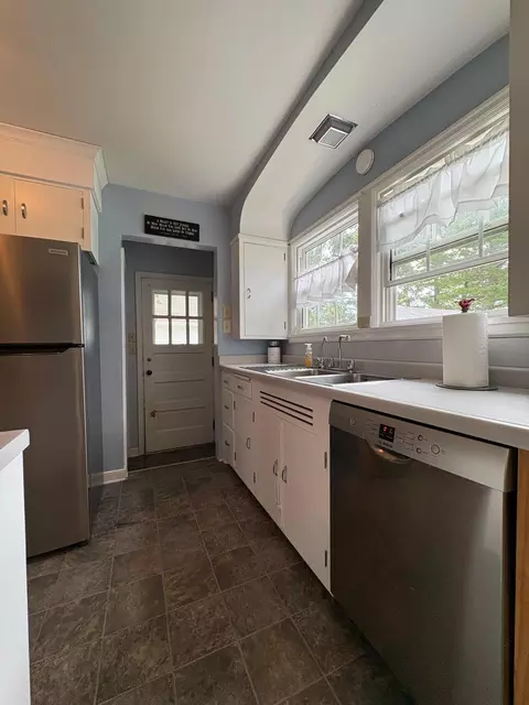 Kitchen - 205 5th St SW, Plainview, MN 55964 photo 1 of 3