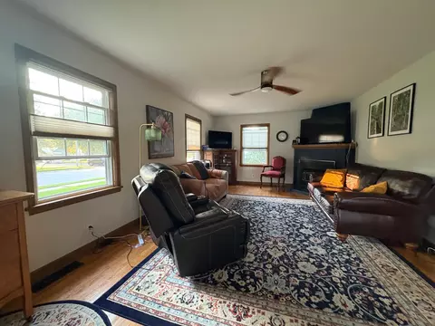 Living - 205 5th St SW, Plainview, MN 55964 photo 5 of 6