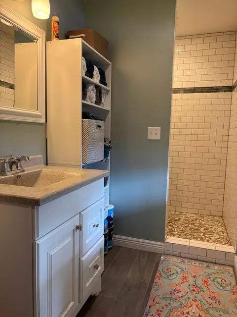 Bath - 205 5th St SW, Plainview, MN 55964 photo 1 of 6