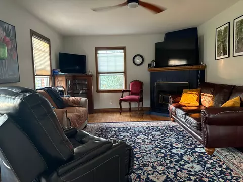 Living - 205 5th St SW, Plainview, MN 55964 photo 6 of 6