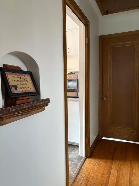 Entry Way - 205 5th St SW, Plainview, MN 55964 photo 2 of 2