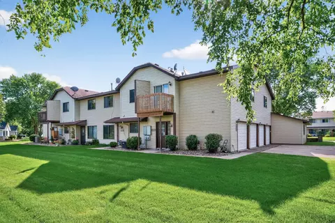 4284 Parkview Ct #4284, Vadnais Heights, MN 55127