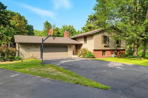 6072 Chippewa Trl, North Branch, MN 55056