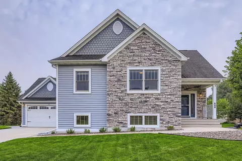 540 S Creek Dr N, Champlin, MN 55316