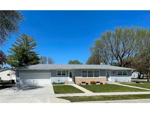 112 Walnut St, Dawson, MN 56232