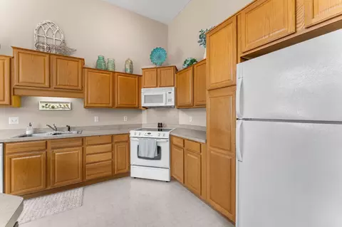 Kitchen - 15552 Cherry Path, Rosemount, MN 55068 photo 1 of 4