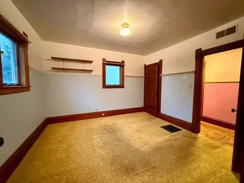 Bedroom - 803 N Broadway Ave, Le Roy, MN 55951 photo 7 of 9