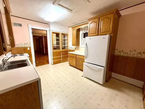 Kitchen - 803 N Broadway Ave, Le Roy, MN 55951 photo 2 of 3