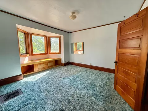 Bedroom - 803 N Broadway Ave, Le Roy, MN 55951 photo 6 of 9