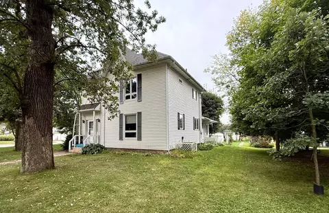 Exterior - 803 N Broadway Ave, Le Roy, MN 55951 photo 2 of 6