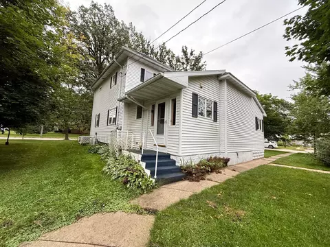 Exterior - 803 N Broadway Ave, Le Roy, MN 55951 photo 3 of 6