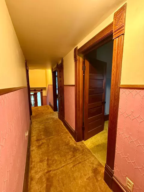 Entry Way - 803 N Broadway Ave, Le Roy, MN 55951 photo 4 of 5