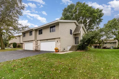 7006 Chaparral Ln, Chanhassen, MN 55317