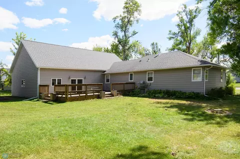 603 Small Ave, Hope, ND 58046 photo 2