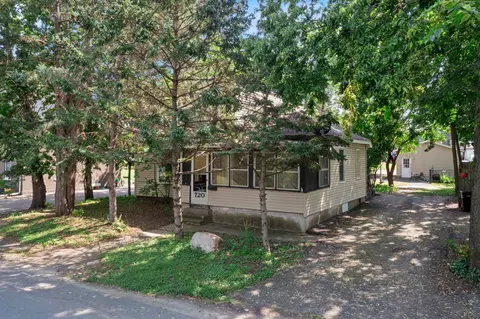 720 Bluff Ave E, Shakopee, MN 55379