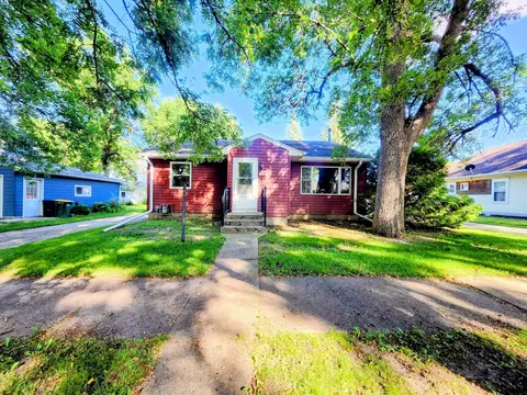 408 Milwaukee St, Lakefield, MN 56150