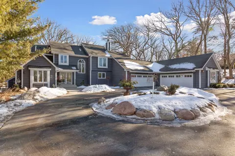 4811 Highland Rd, Minnetonka, MN 55345