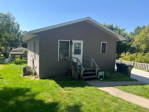 214 E Cherry Ave, Fergus Falls, MN 56537