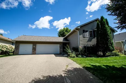 2401 Elianna Dr, Northfield, MN 55057