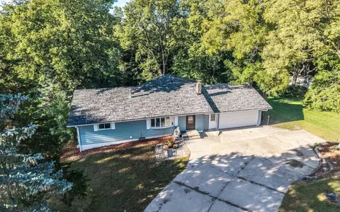 19550 Roberds Lake Blvd, Faribault, MN 55021