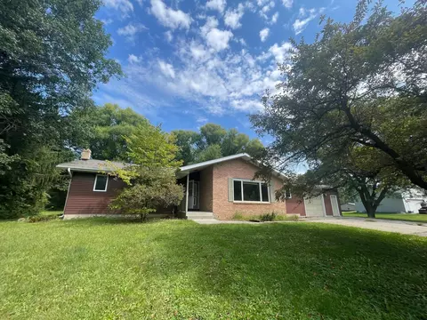 8833 Canby Ct, Northfield, MN 55057