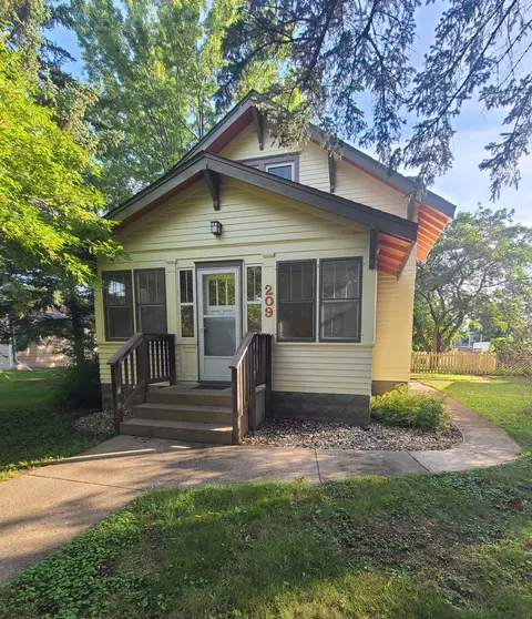 209 4th St W, Canby, MN 56220
