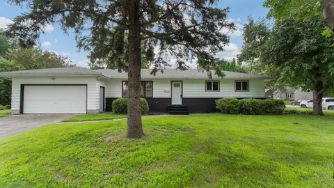 117 W Lockerbie St, Litchfield, MN 55355