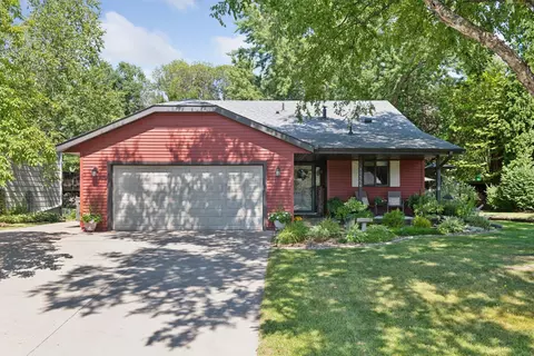 10556 Grant Dr, Eden Prairie, MN 55347