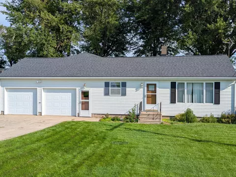 67382 180th St, Alden, MN 56009
