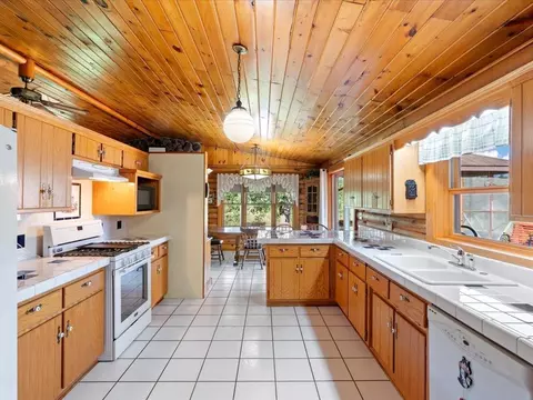 Kitchen - 32240 County 31, Laporte, MN 56461 photo 2 of 3