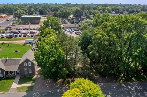 720 Bluff Ave, Shakopee, MN 55379