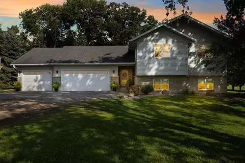 22242 Pheasant Ct, Hutchinson, MN 55350