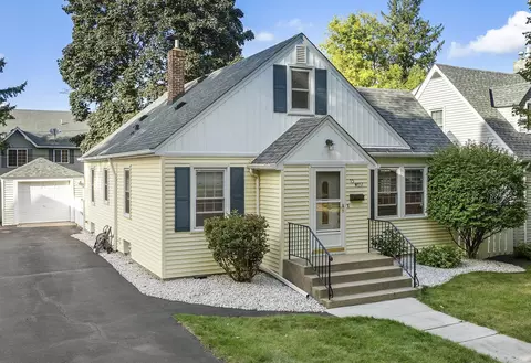 15 Belvidere St W, Saint Paul, MN 55107
