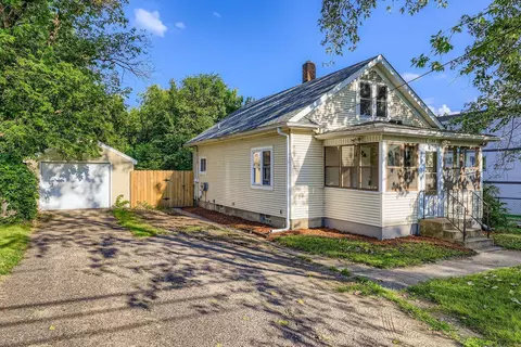 1384 Westminster St, Saint Paul, MN 55130