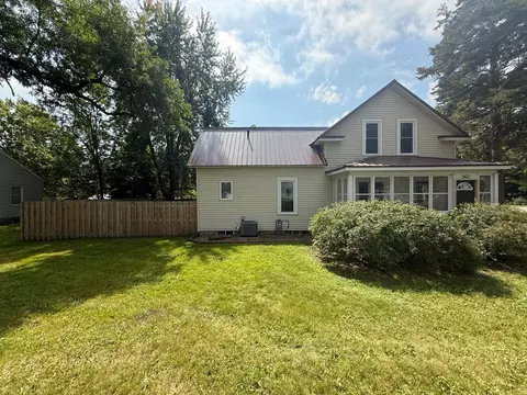 502 E 2nd St, Litchfield, MN 55355